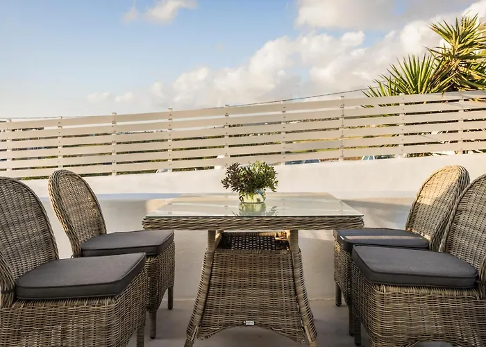 Pebble Summer House *